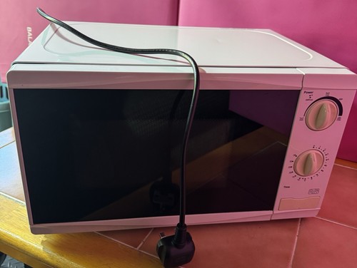 Houseclearance tesco 700 watt - 700,